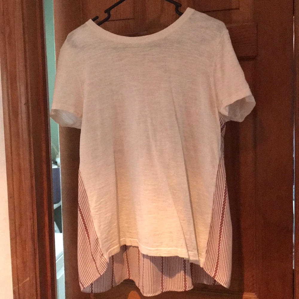 White t shirt with red back